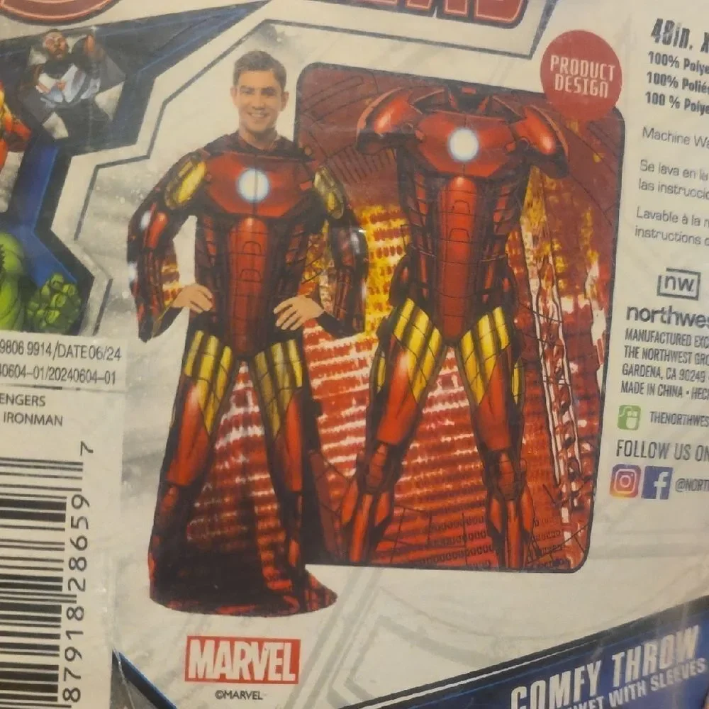Marvel Avengers Red and Black Throw Blanket
